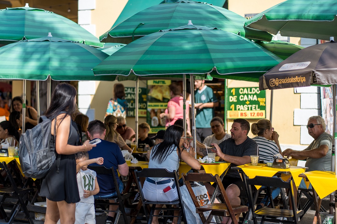 setor serviços crescimento agosto